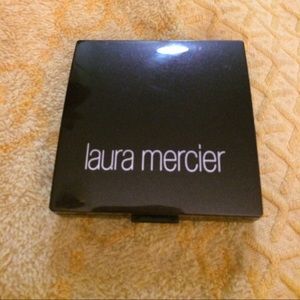 Laura Mercier Illuminating Powder